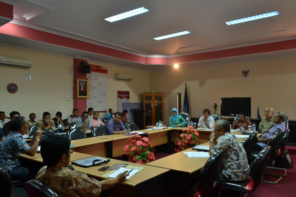 Suasana FGD anggota DPD bersama civitas akademika FH-UH membahas RUU MD3, Kamis (19/6).
