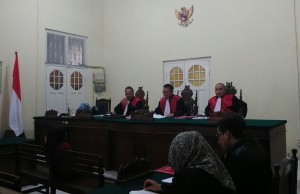 Suasana persidangan Yusniar dengan agenda pembacaan pledoi penasehat hukum yang berlangsung di Ruang Sidang Andi Makkasau, Pengadilan Negeri Makassar, Rabu (22/2). (Kas)