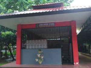 Bangunan yang rencananya jadi Koperasi Mahasiswa kini menjadi Law Book Store. (Kas)