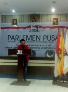  Ahmad Munir Al Ichsan saat membawakan sambutan usai terpilih menjadi Ketua Ledhak periode 2017-2018pada Parlemen Pusat IV di Gedung Dinas Sosial, Makassar, Minggu (14/5). Mef