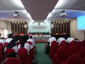 Komisi Yudisial Republik Indonesia (KY-RI) mengadakan Monitoring Klinik Hukum Etik pada Senin (6/11) bertempat di Ruang Promosi Doktor Fakultas Hukum Universitas Hasanuddin (FH-UH). Dlp