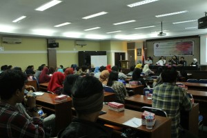kegiatan dialog hukum dengan tema “Hukum, Hoax dan Media Masa Kini” di Aula Harifin A.Tumpa Fakultas Hukum Universitas Hasanuddin (FH-UH), Senin (20/11).
