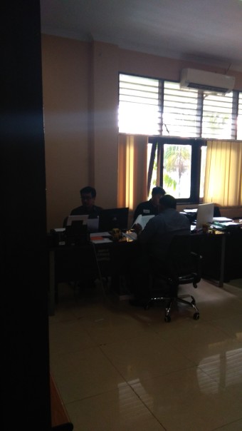 Suasana pemeriksaan dugaan ketidaknetralitasan ASN/PNS di Kantor Panwaslu Maksassar, Kamis (1/2)